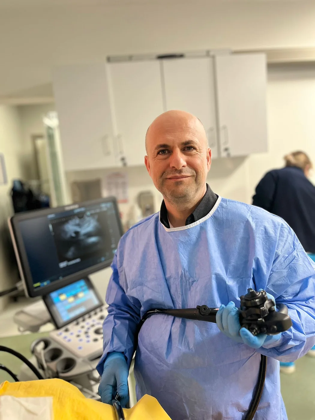 Assoc. Prof. Süleyman Günay speaking at an international advanced endoscopy course